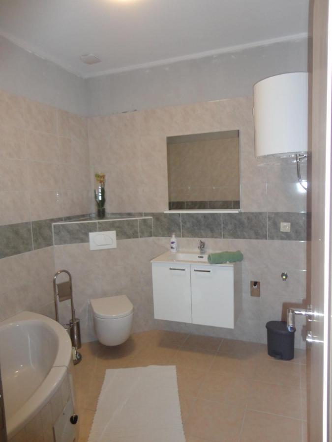 Apartman Bozic Apartment Kastel Stafilic Bagian luar foto